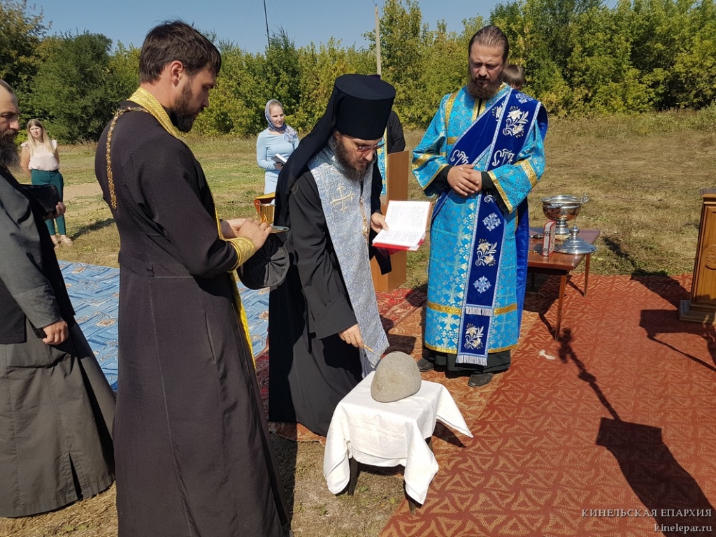 Закладка камня