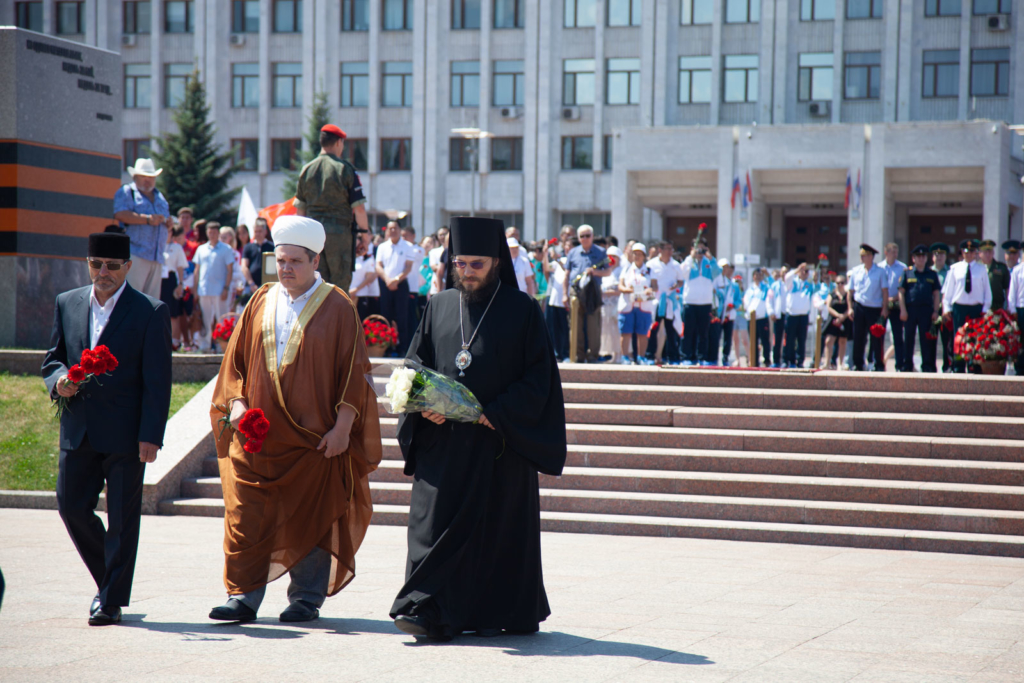 Возложение цветов