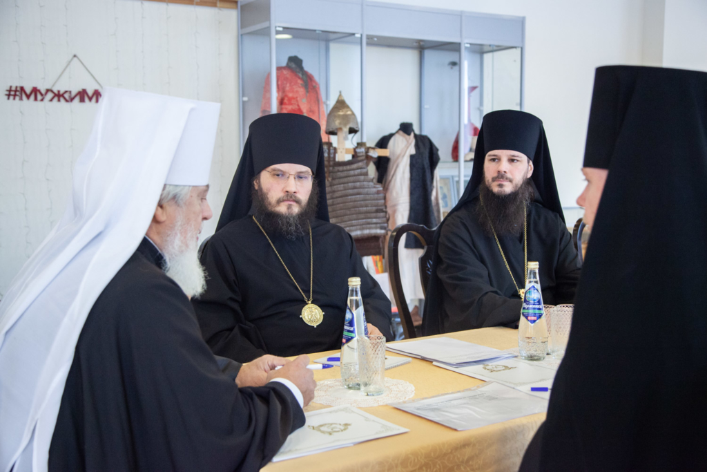 Архиерейский совет