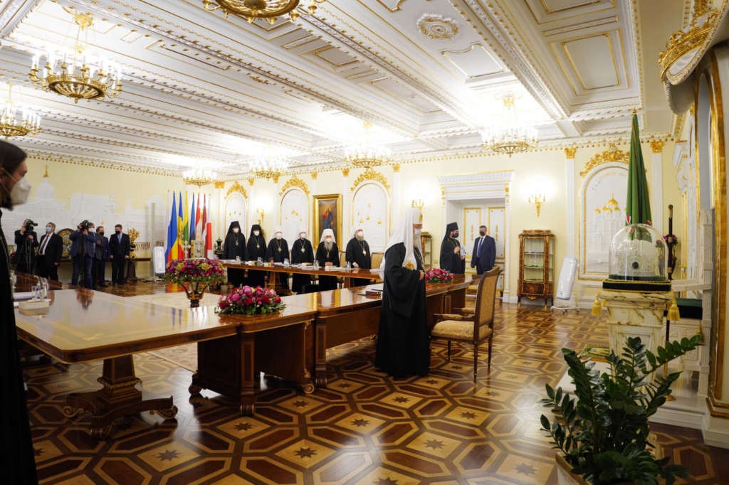 Святейший Патриарх Кирилл возглавил первое в 2021 году заседание Священного Синода