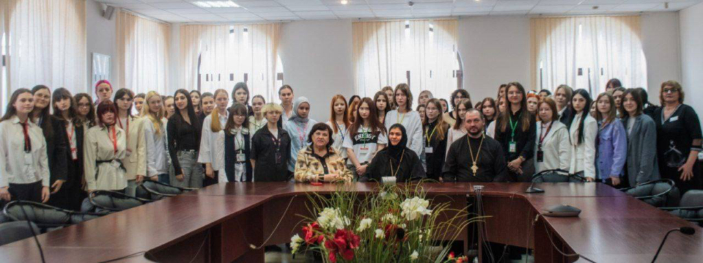 В Самарском колледже сервисных технологий и дизайна прошла встреча со студентами «Диалог о свободе»